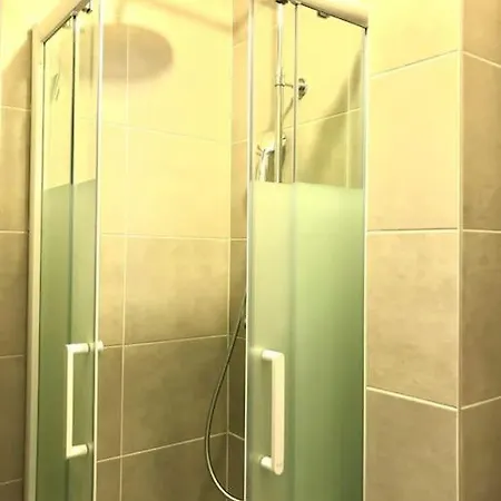 Rm-2 - Joli 2 Pieces Equipe Au 2eme Etage Pour 1-3 Pers *