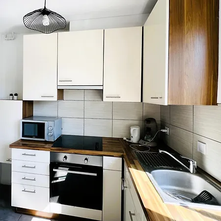 Rm-2 - Joli 2 Pieces Equipe Au 2eme Etage Pour 1-3 Pers Lejlighed