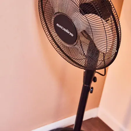 Rm-2 - Joli 2 Pieces Equipe Au 2eme Etage Pour 1-3 Pers Lejlighed