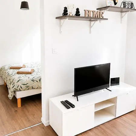 Rm-2 - Joli 2 Pieces Equipe Au 2eme Etage Pour 1-4 Pers Apartment *