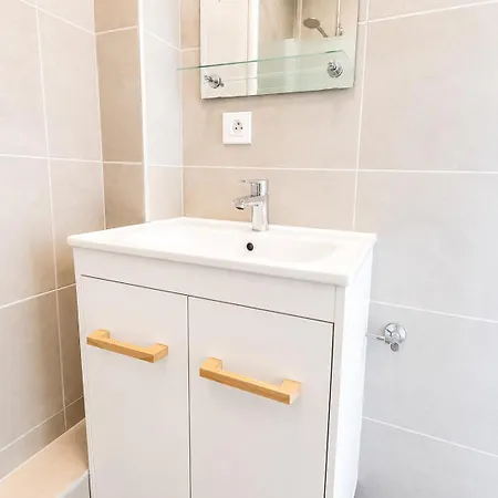 Rm-2 - F2 Au 2ème étage Pour 1-3 Pers * Mulhouse
