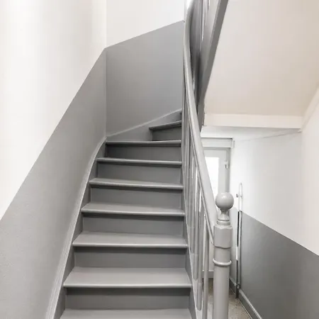 Rm-2 - Joli 2 Pieces Equipe Au 2eme Etage Pour 1-4 Pers Apartment